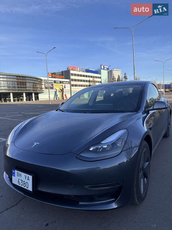 Седан Tesla Model 3 2023 в Одесі