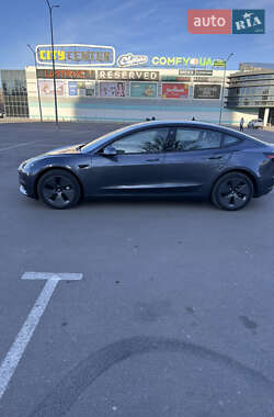 Седан Tesla Model 3 2023 в 