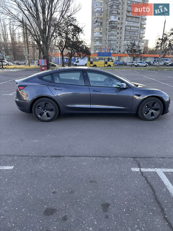 Седан Tesla Model 3 2023 в Одесі