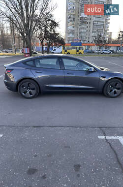 Седан Tesla Model 3 2023 в 