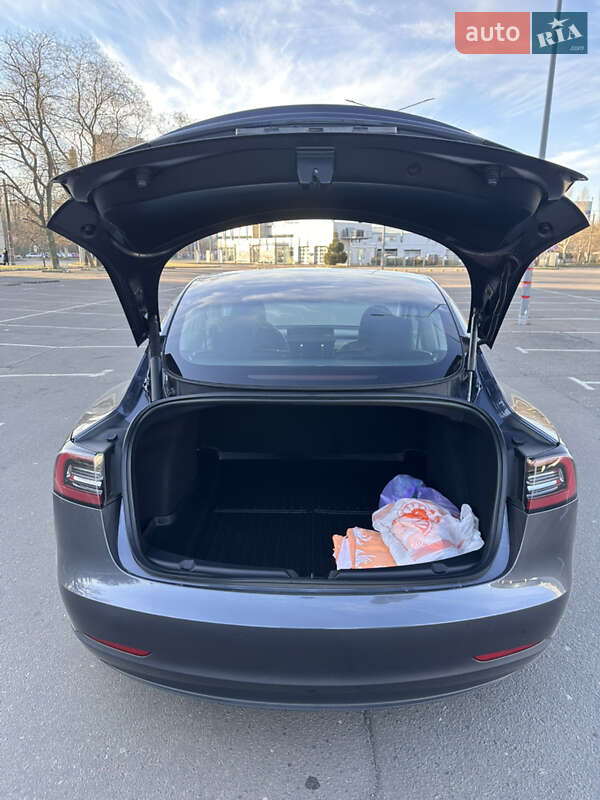 Седан Tesla Model 3 2023 в Одесі