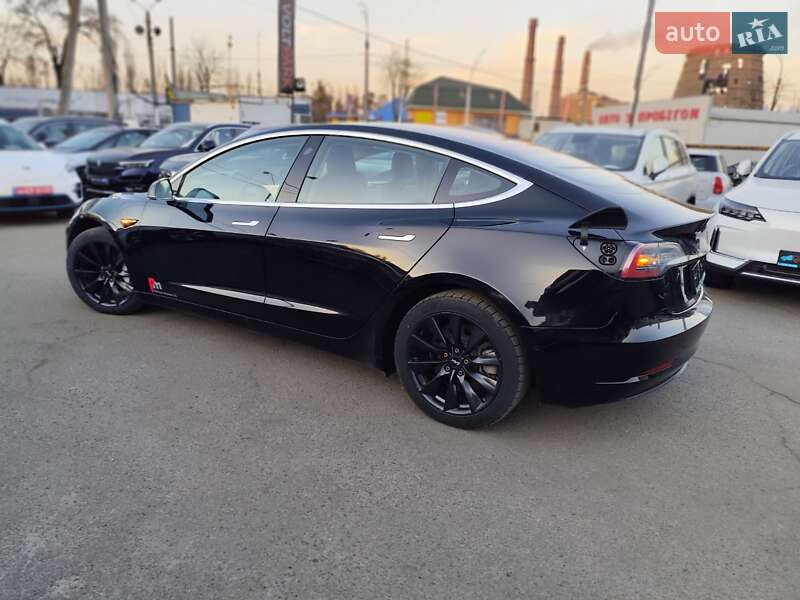 Седан Tesla Model 3 2019 в Києві