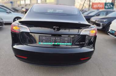 Седан Tesla Model 3 2019 в 