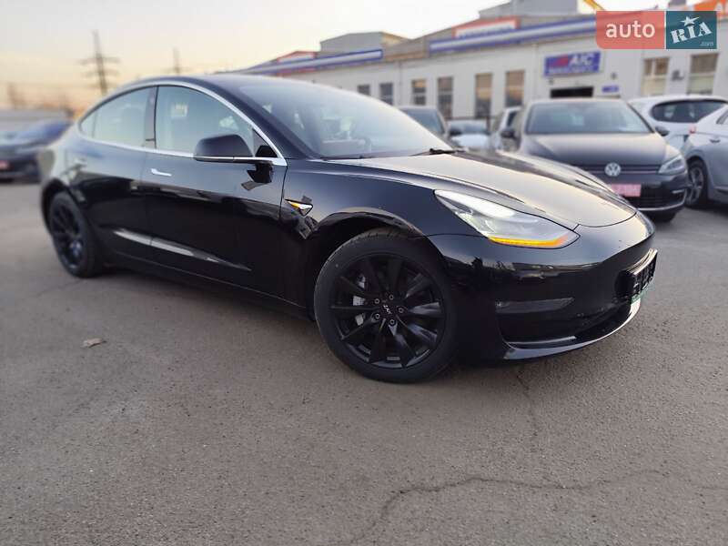 Седан Tesla Model 3 2019 в Києві