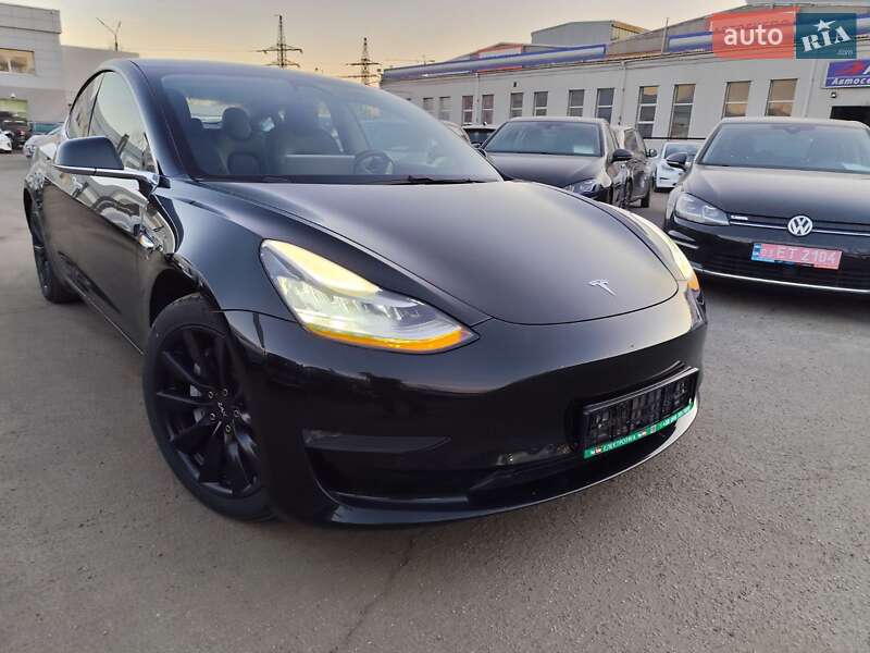 Седан Tesla Model 3 2019 в 