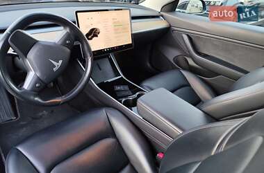 Седан Tesla Model 3 2019 в 