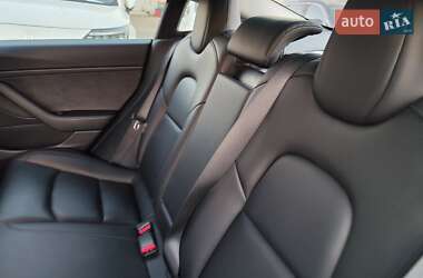 Седан Tesla Model 3 2019 в 