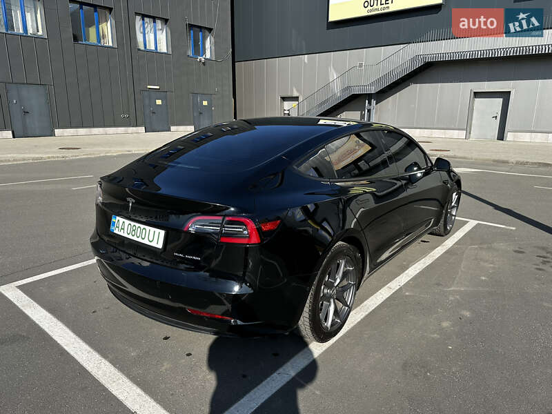 Седан Tesla Model 3 2021 в Києві
