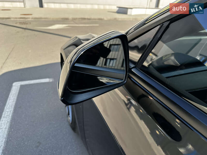 Седан Tesla Model 3 2021 в Києві