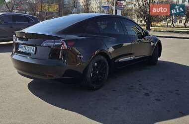 Седан Tesla Model 3 2020 в 