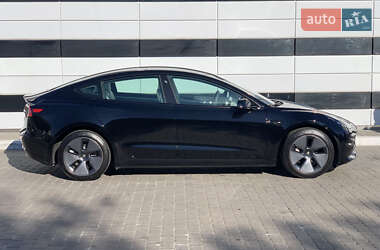 Седан Tesla Model 3 2023 в 