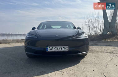 Седан Tesla Model 3 2024 в Києві