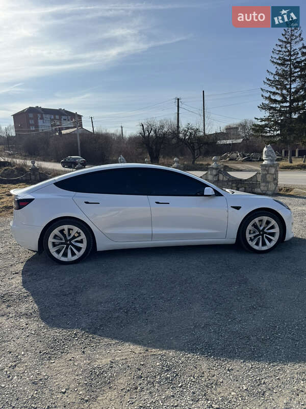 Седан Tesla Model 3 2022 в Чорткові