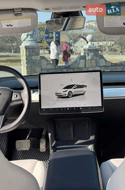 Седан Tesla Model 3 2022 в 