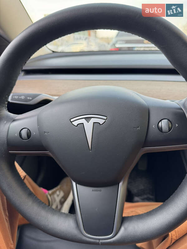 Седан Tesla Model 3 2022 в Дніпрі