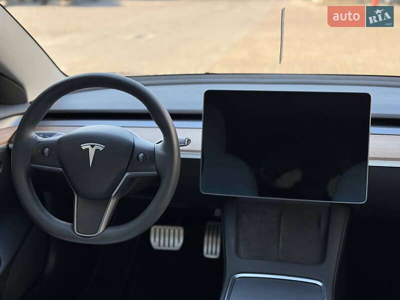 Седан Tesla Model 3 2022 в Луцке