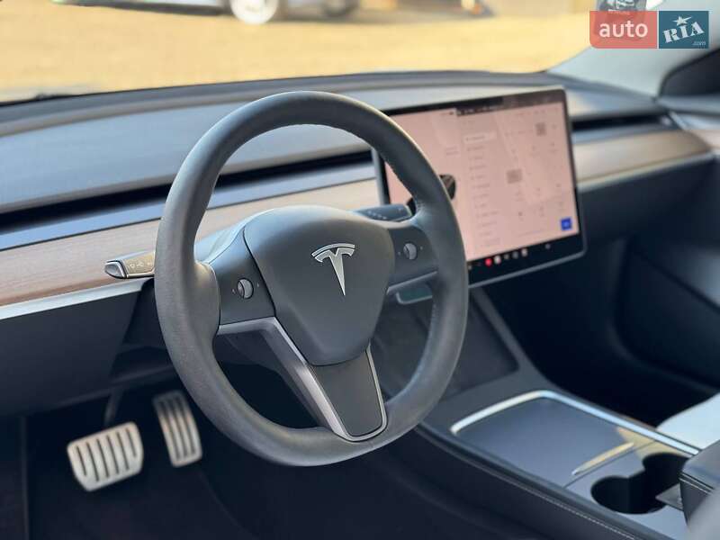 Седан Tesla Model 3 2022 в Луцке