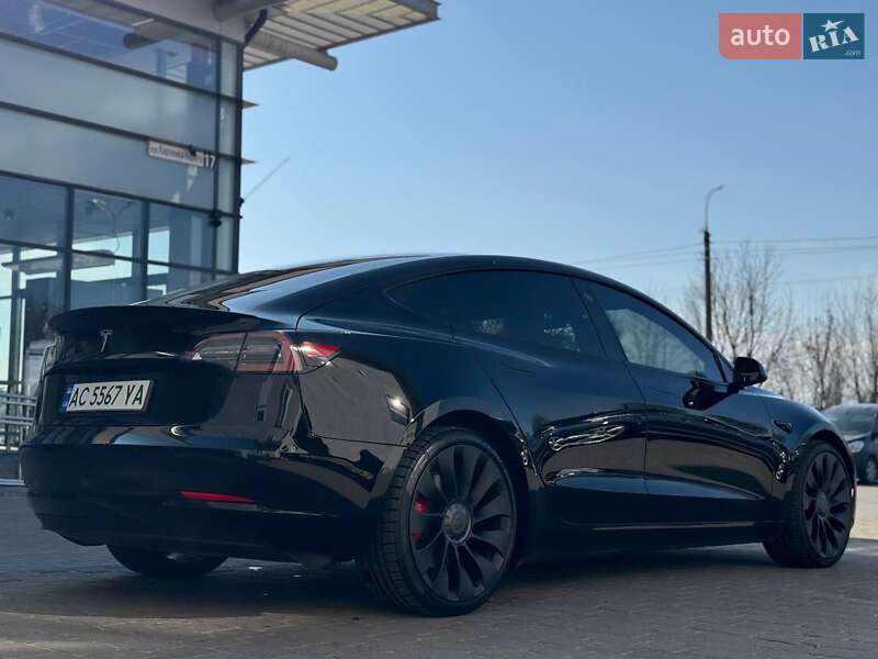 Седан Tesla Model 3 2022 в Луцке