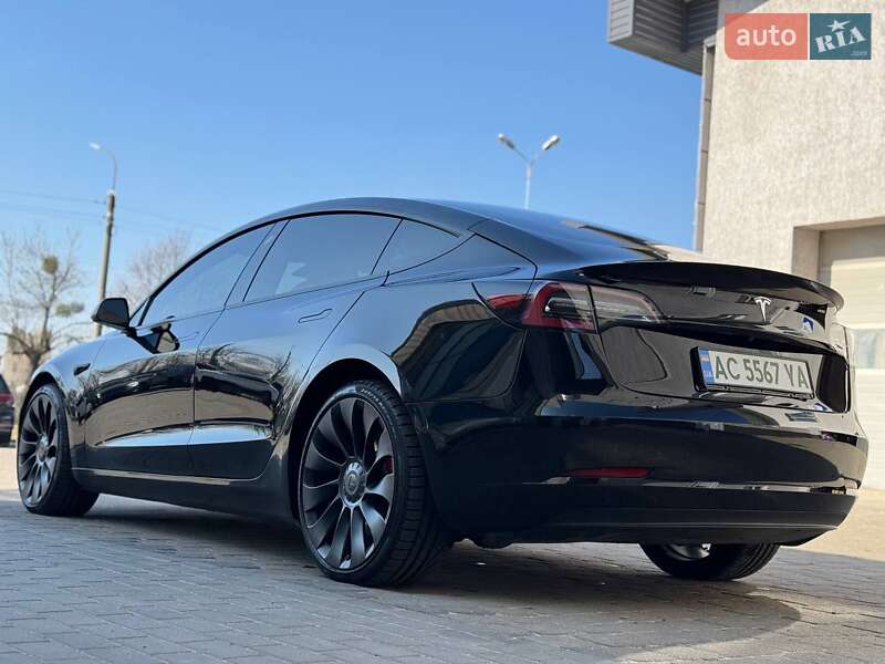 Седан Tesla Model 3 2022 в Луцке