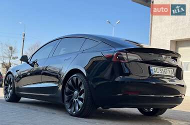 Седан Tesla Model 3 2022 в 
