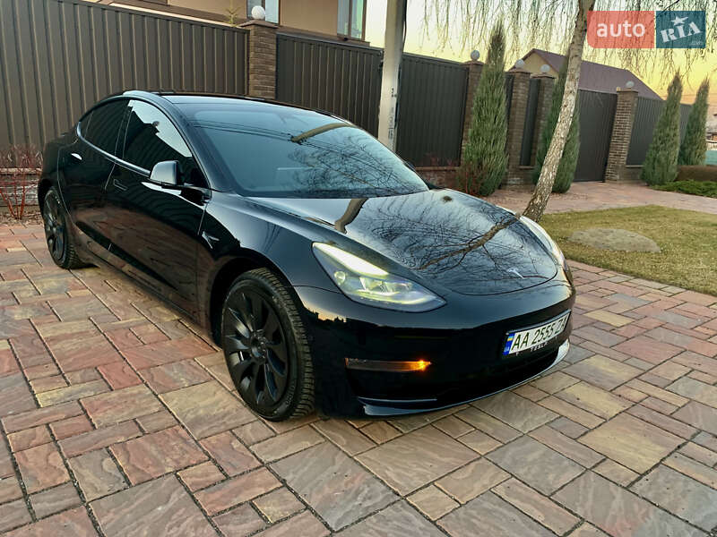 Седан Tesla Model 3 2021 в Киеве