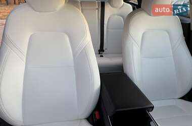 Седан Tesla Model 3 2018 в 