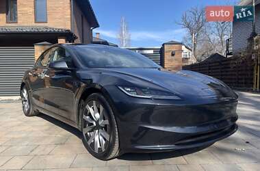 Седан Tesla Model 3 2024 в Києві