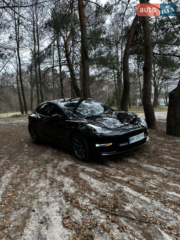 Седан Tesla Model 3 2020 в Нововолынске