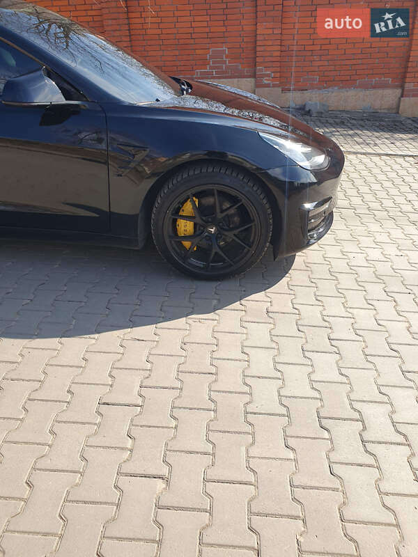 Седан Tesla Model 3 2020 в Хмельницькому