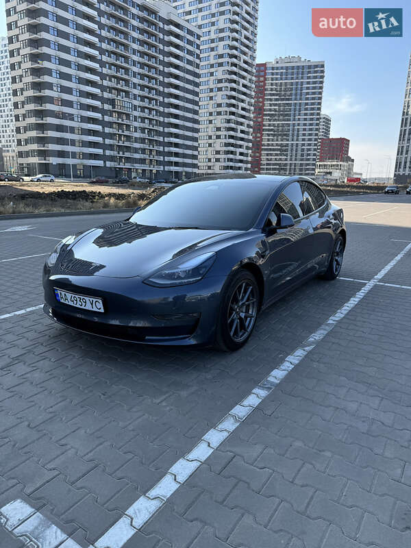 Tesla Model 3 2022