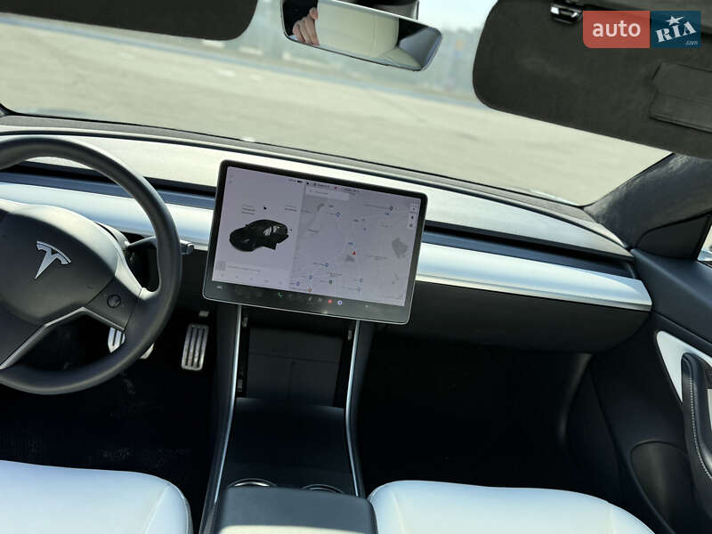 Седан Tesla Model 3 2020 в Харкові