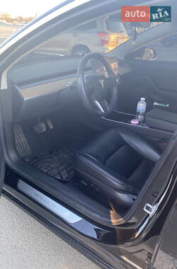 Седан Tesla Model 3 2019 в 