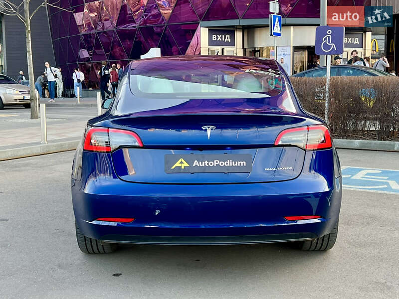 Седан Tesla Model 3 2022 в Києві