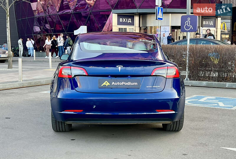 Седан Tesla Model 3 2022 в Києві