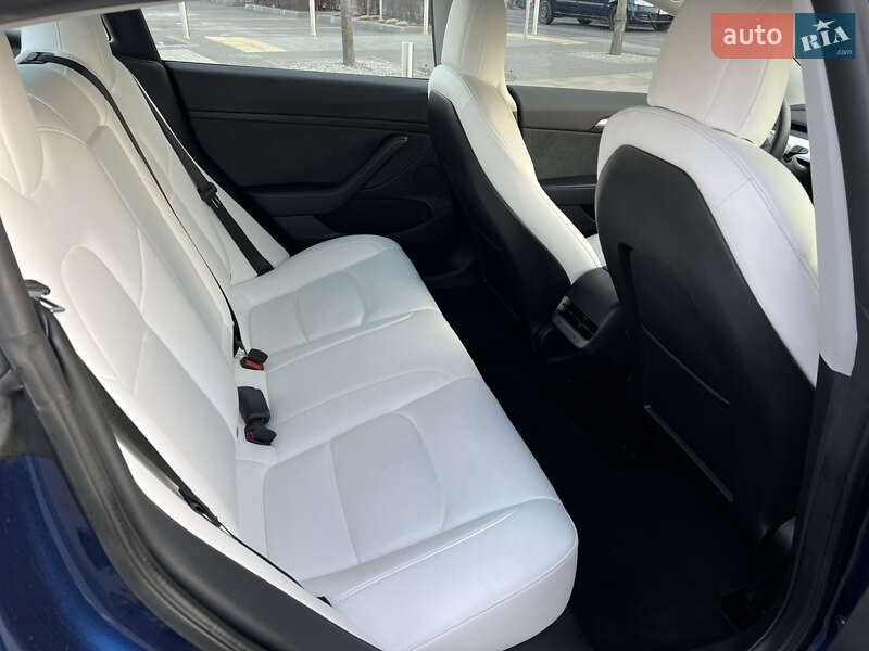 Седан Tesla Model 3 2022 в Києві