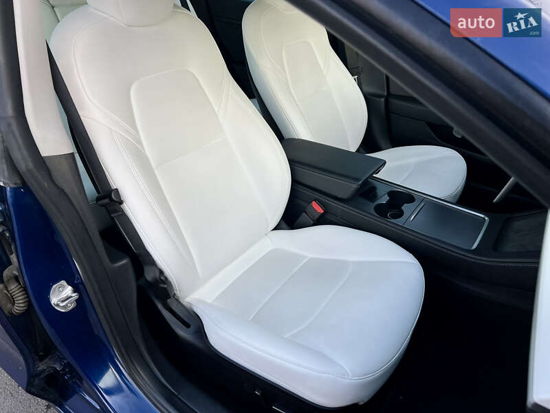 Седан Tesla Model 3 2022 в Києві