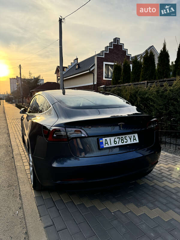 Седан Tesla Model 3 2018 в Петропавлівській Борщагівці