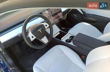 Седан Tesla Model 3 2019 в Львове