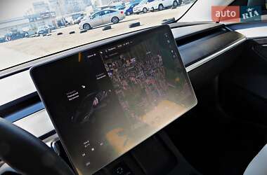 Седан Tesla Model 3 2021 в 