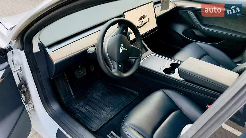 Седан Tesla Model 3 2022 в Запоріжжі