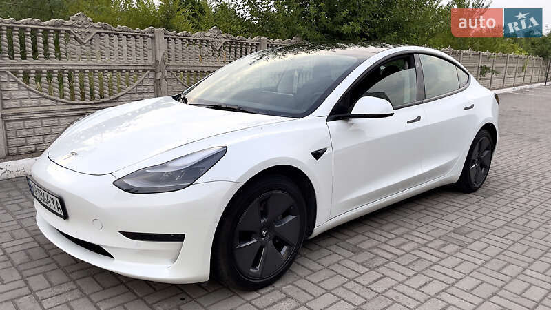 Седан Tesla Model 3 2022 в Запоріжжі