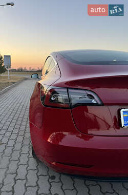 Седан Tesla Model 3 2019 в 