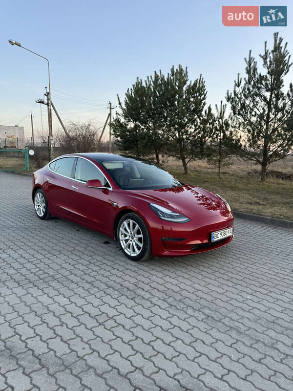 Седан Tesla Model 3 2019 в 