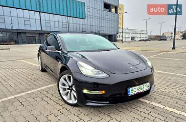 Седан Tesla Model 3 2018 в Львові