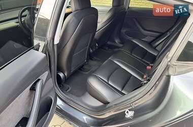 Седан Tesla Model 3 2020 в 