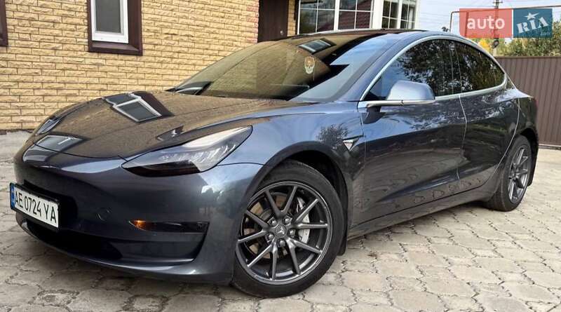 Седан Tesla Model 3 2020 в Днепре