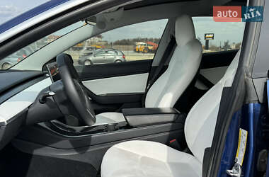 Седан Tesla Model 3 2019 в 