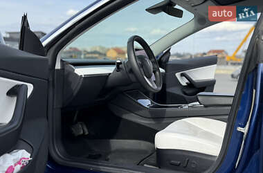 Седан Tesla Model 3 2019 в Черновцах
