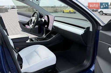 Седан Tesla Model 3 2019 в 