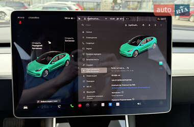 Седан Tesla Model 3 2019 в Черновцах